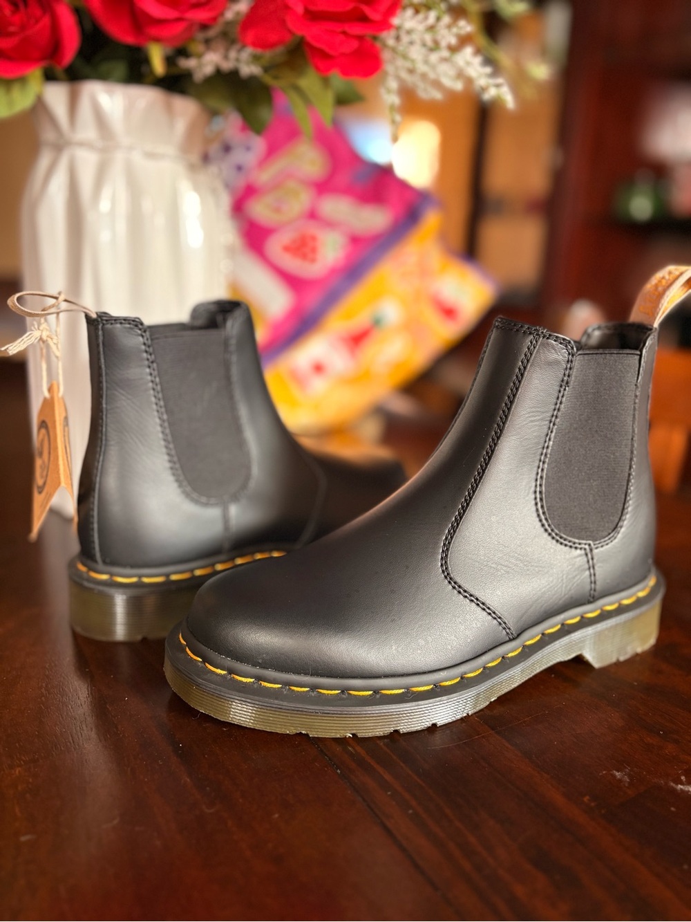 Dr. Martens Vegan 2976 Black Chelsea Boots NWT Unisex Size 8 Women / 7 Men